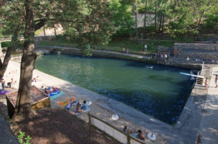 Praia Fluvial Da Louçainha, Portugal
